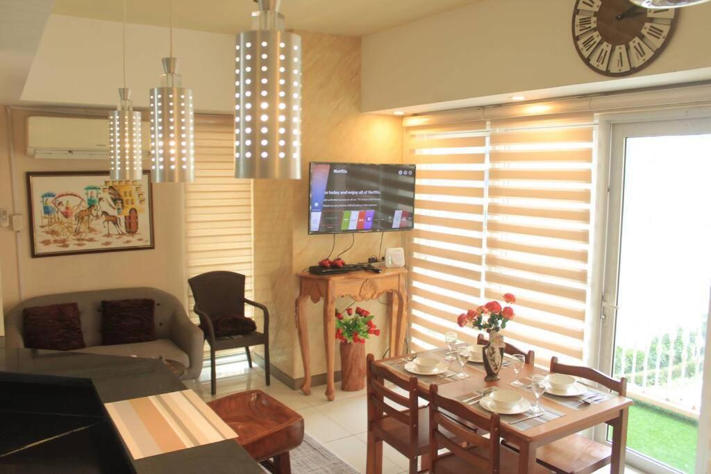 מנילה A2J Luxury 1Br Balcony Suite Near Venice Mall Bgc מראה חיצוני תמונה