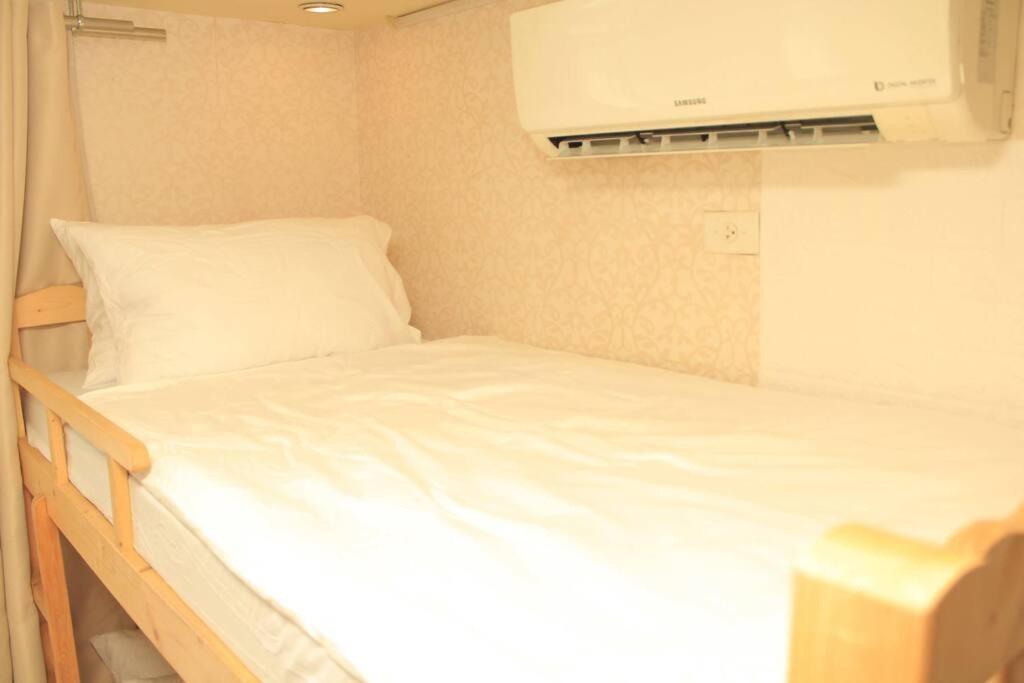 מנילה A2J Luxury 1Br Balcony Suite Near Venice Mall Bgc מראה חיצוני תמונה
