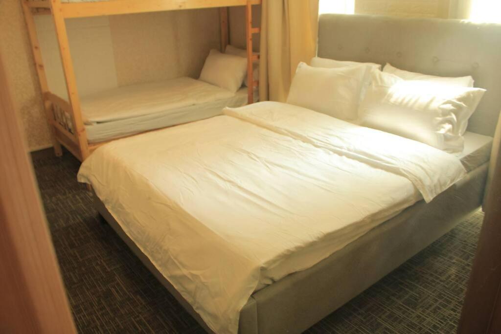 מנילה A2J Luxury 1Br Balcony Suite Near Venice Mall Bgc מראה חיצוני תמונה