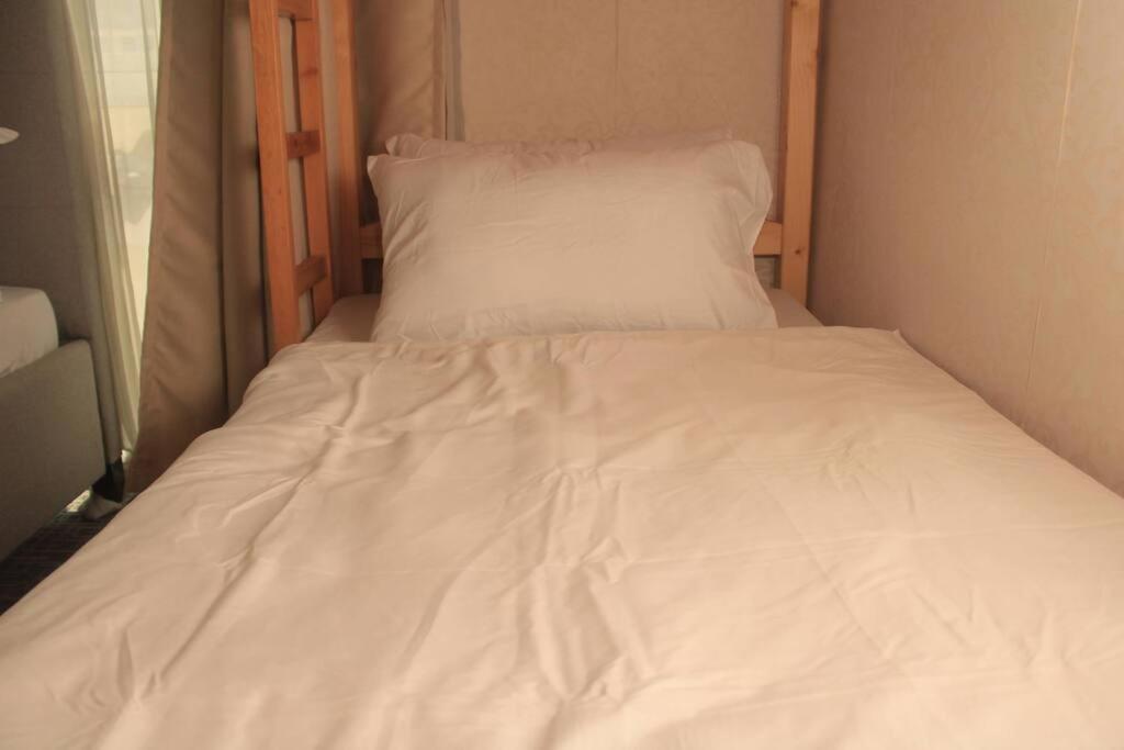 מנילה A2J Luxury 1Br Balcony Suite Near Venice Mall Bgc מראה חיצוני תמונה