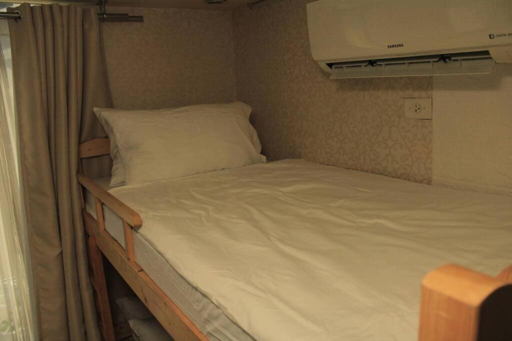 מנילה A2J Luxury 1Br Balcony Suite Near Venice Mall Bgc מראה חיצוני תמונה