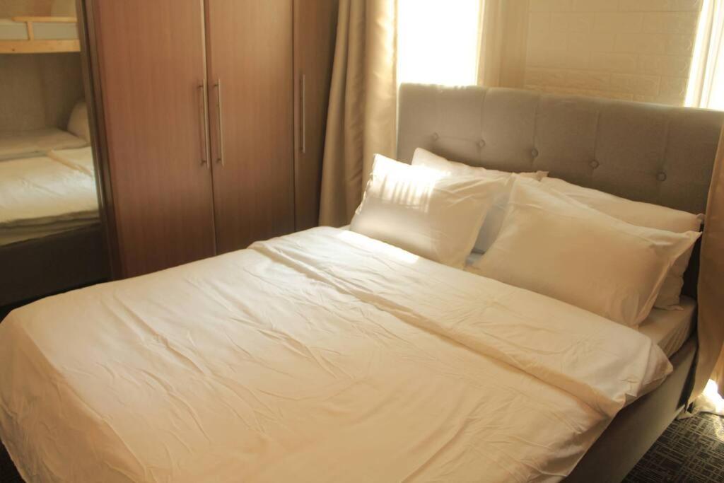מנילה A2J Luxury 1Br Balcony Suite Near Venice Mall Bgc מראה חיצוני תמונה